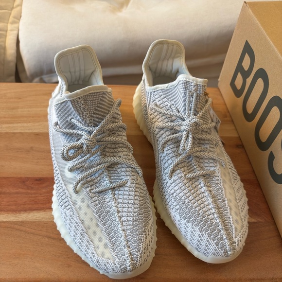 Yeezy Boost 350 V2 'Static Non-Reflective' 2023 - Picture 3 of 7